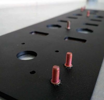 Крепеж в корпусе
